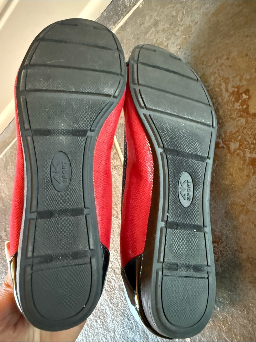 Size 8.5M Anne Klein Red Flats with Black Patent Toe and Bow - Picture 6 of 9